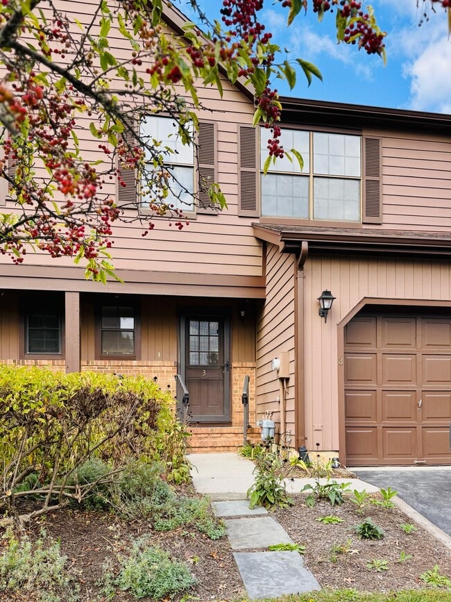property at 3 Gallo Ct