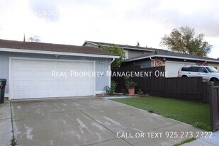 1703 Magnolia Way in Antioch, CA - Building Photo