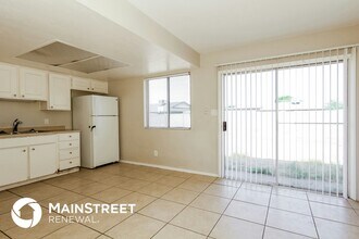 3150 N 77th Ln in Phoenix, AZ - Foto de edificio - Building Photo