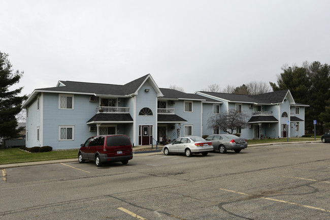 Sheridan Apartments in Marshall, MI - Foto de edificio - Building Photo