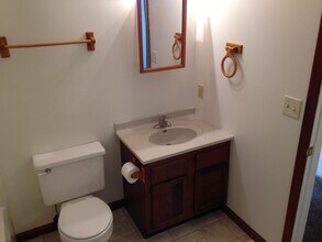 1884 Shawnee Dr, Unit 1884 in Sidney, OH - Building Photo - Building Photo