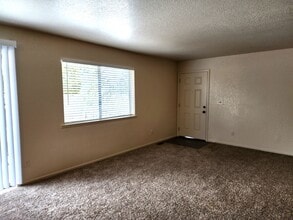 1401 Kimmerling Way in Gardnerville, NV - Building Photo - Building Photo
