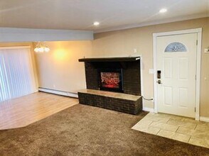 11614 Dawn St in Anchorage, AK - Building Photo - Building Photo