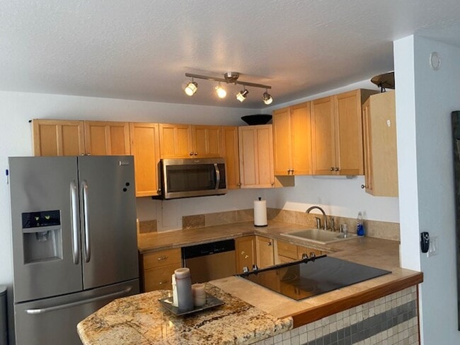 84-664-664 Ala Mahiku St in Waianae, HI - Building Photo - Building Photo