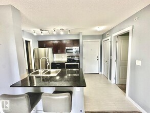 1510 Watt Dr SW in Edmonton, AB - Building Photo - Building Photo