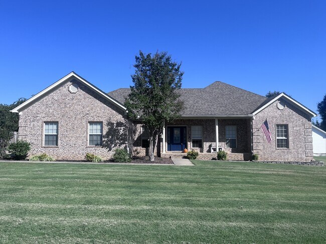 property at 29 Oak Crest Dr
