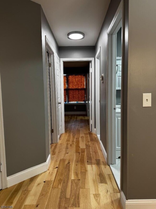 93 Kensington Dr in Piscataway, NJ - Building Photo - Building Photo