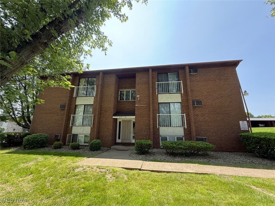 6316 Tippecanoe Rd in Canfield, OH - Building Photo
