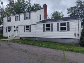 1254 Trout Brook Dr in West Hartford, CT - Building Photo - Building Photo