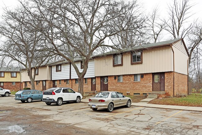 Charbridge Arbor Apartments in Lapeer, MI - Foto de edificio - Building Photo