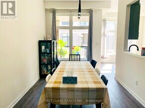 10 Pantheon Ln in Markham, ON - Building Photo - Building Photo