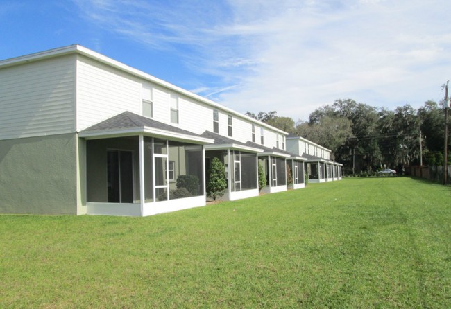 Summer Brooke Townhomes in Lakeland, FL - Building Photo - Building Photo