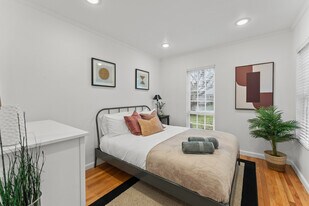 12160 SW Douglas St in Portland, OR - Building Photo