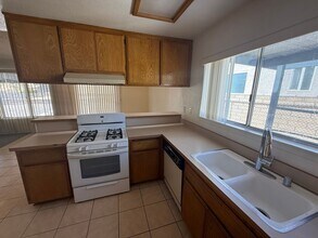 14307 Schooner Dr in Helendale, CA - Building Photo - Building Photo
