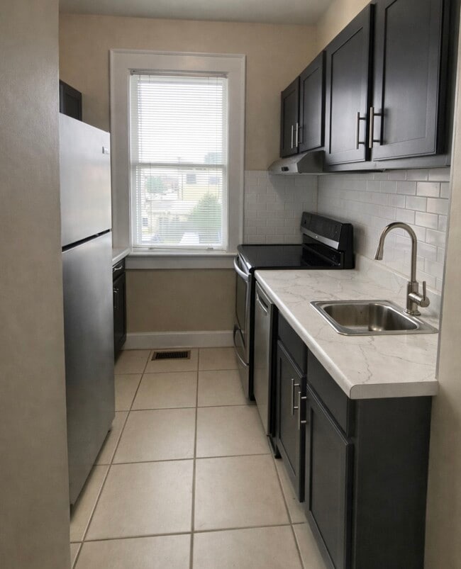 616 SE 3rd St, Unit 2