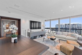 101 20th St, Unit # 2007 in Miami Beach, FL - Building Photo - Building Photo
