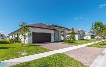 4380 SW 177th Ave in Miramar, FL - Building Photo - Building Photo