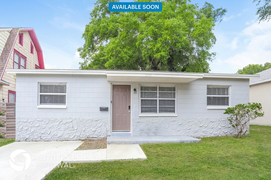 2243 Trelaine Dr in St. Petersburg, FL - Building Photo