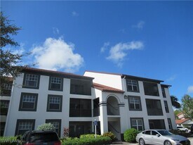 7965 Preserve Cir in Naples, FL - Building Photo