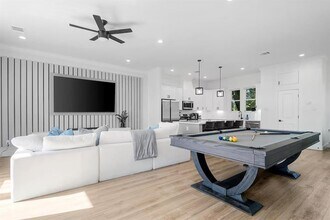 2007 Briley St in Houston, TX - Building Photo - Building Photo