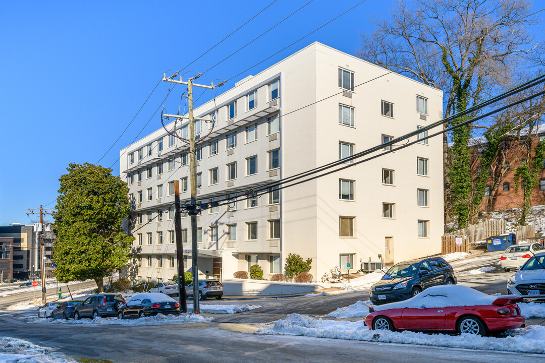 The Weldon in Arlington, VA - Foto de edificio