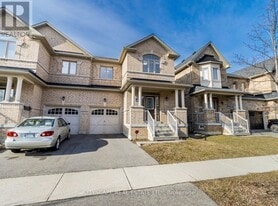 5582 Meadowcrest Ave in Mississauga, ON - Building Photo