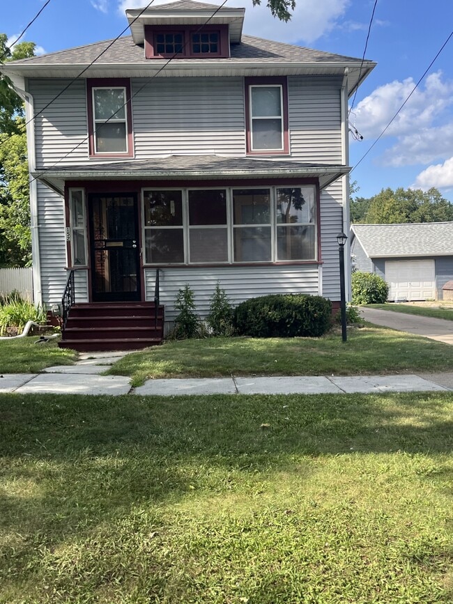 property at 152 W Euclid Ave