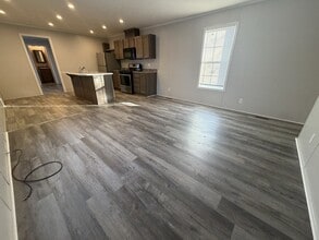 38124 Ducharme Dr in Clinton Township, MI - Building Photo - Building Photo