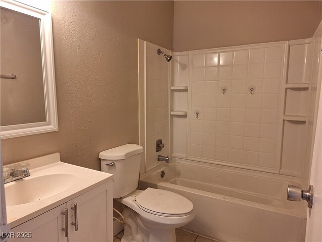 property at 1446 Garden Cir
