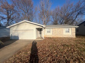 817 E Rosebrier St in Springfield, MO - Building Photo