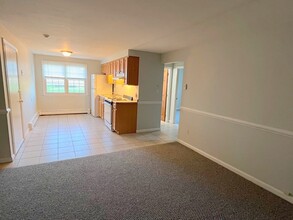180 Tyngsboro Rd in Chelmsford, MA - Building Photo - Building Photo