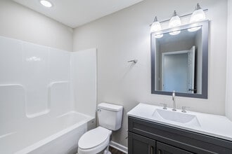 Blue Ridge Luxury Townhomes in Verona, VA - Foto de edificio - Building Photo