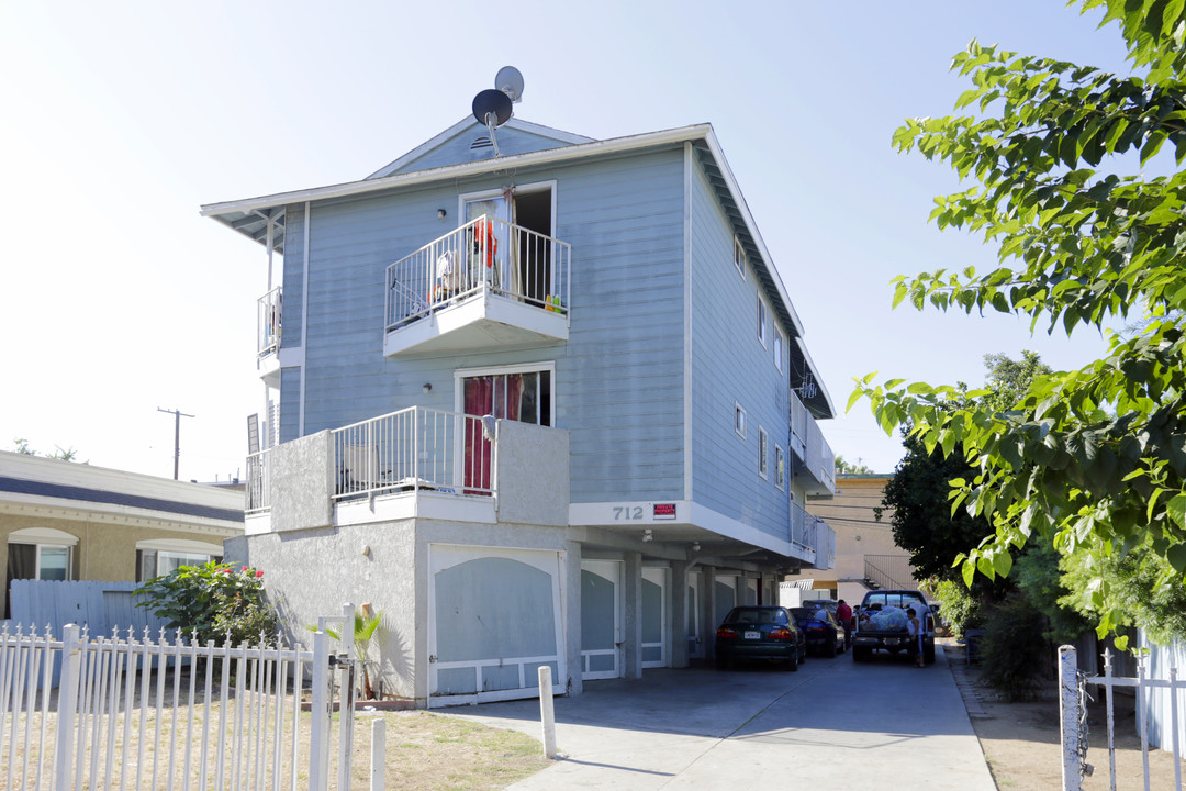 712 E Pine St in Santa Ana, CA - Foto de edificio