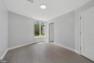 2405 Ridge Ave in Philadelphia, PA - Building Photo - Building Photo