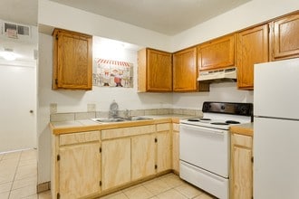 630 W Taft Ave in Harlingen, TX - Foto de edificio - Building Photo