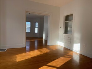 37 Almont St, Unit #2 in Boston, MA - Building Photo - Building Photo