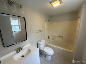 939 Englishtown Rd in Old Bridge, NJ - Building Photo - Building Photo