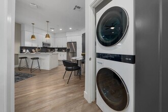 Aura Uptown in Phoenix, AZ - Building Photo - Building Photo