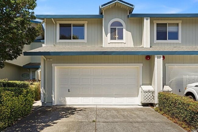 property at 7 Meridian Cir