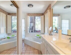 1328 N Louise St in Glendale, CA - Building Photo - Building Photo
