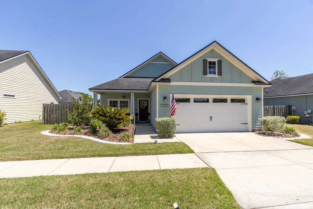 16629 NW 192nd Terrace in High Springs, FL - Foto de edificio