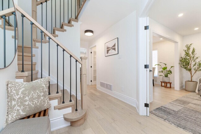 54 Glenmanor Dr, Unit SI ID1388898P in Brampton, ON - Building Photo - Building Photo