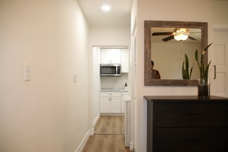 28102 Montereina Dr in Rancho Palos Verdes, CA - Building Photo - Building Photo