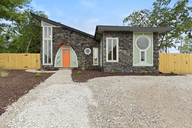 property at 1550 E Apache St
