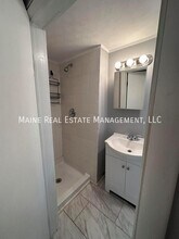 32 Cottage St in Bangor, ME - Building Photo - Building Photo