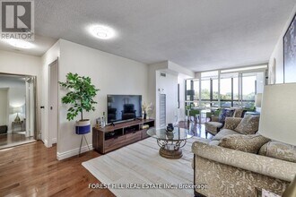 117-117 Gerrard St E in Toronto, ON - Building Photo - Building Photo