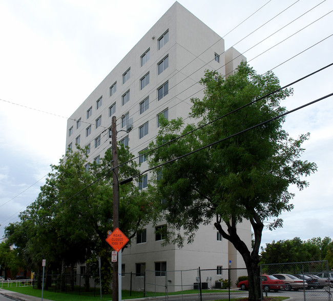 Victoria Apartments in Miami, FL - Foto de edificio - Building Photo