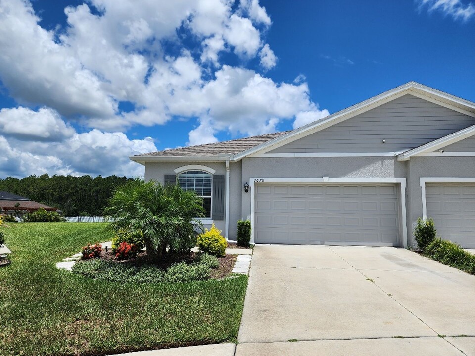 7676 Stonebrook Cir in Wesley Chapel, FL - Building Photo