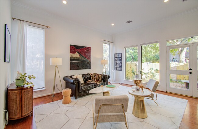 property at 15835 N Barkers Landing Rd