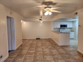9022 W Atlantic Blvd, Unit 223 in Coral Springs, FL - Building Photo - Building Photo